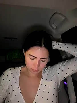 clairewntr online show from November 28, 2025, 8:53 pm