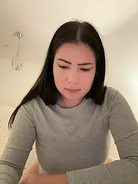 clairewntr online show from January 19, 2025, 10:39 pm