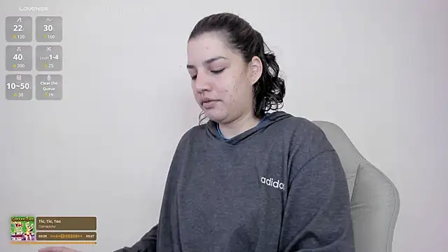 carmesix online show from January 14, 2026, 1:04 pm