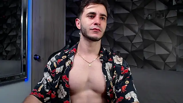 Snapshot of Latino_stud4u chatting on September 23, 2025, 12:06 am Latino stud4u online show from September 23, 2025, 12:06 am