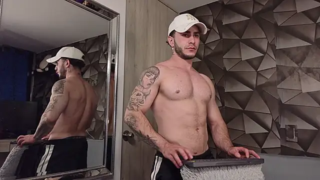 Latino stud4u online show from March 25, 2026, 4:34 am