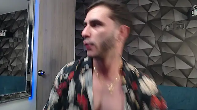 Snapshot of Latino_stud4u chatting on November 3, 2025, 1:44 am Latino stud4u online show from November 3, 2025, 1:44 am