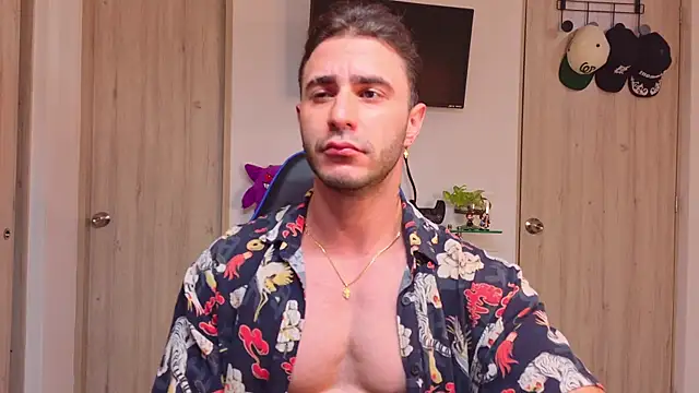 Snapshot of Latino_stud4u chatting on July 13, 2026, 7:46 pm Latino stud4u online show from July 13, 2026, 7:46 pm