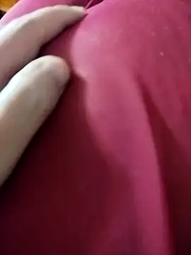 LovlyAnnie online show from November 17, 2025, 10:08 am