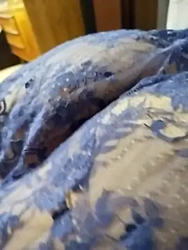 LovlyAnnie online show from December 3, 2025, 5:41 am