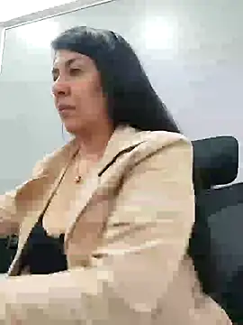 aisha latina online show from February 24, 2025, 3:09 pm