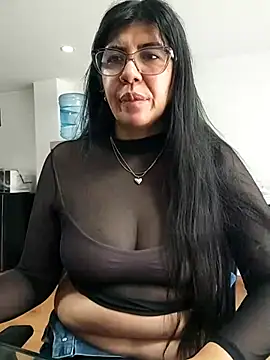 Snapshot of aisha_latina chatting on April 22, 2026, 2:57 pm aisha latina online show from April 22, 2026, 2:57 pm