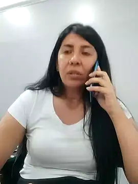 aisha latina online show from February 27, 2025, 6:53 pm