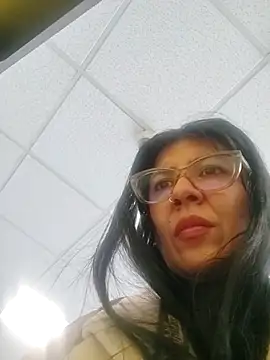 Snapshot of aisha_latina chatting on May 19, 2026, 3:30 pm aisha latina online show from May 19, 2026, 3:30 pm