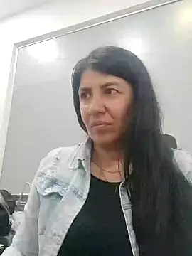 aisha latina online show from February 20, 2025, 4:36 pm