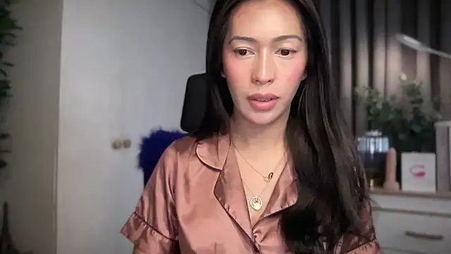 Jasmine Elcock online show from May 18, 2026, 4:07 am