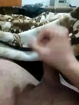 Snapshot of asezgin824 chatting on February 9, 2025, 4:40 pm asezgin824 online show from February 9, 2025, 4:40 pm