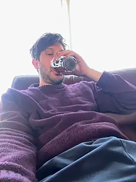 Taxidriver1988 online show from March 3, 2025, 1:23 pm