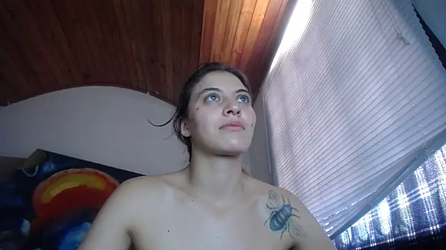 mariecam420 online show from October 14, 2025, 5:13 pm