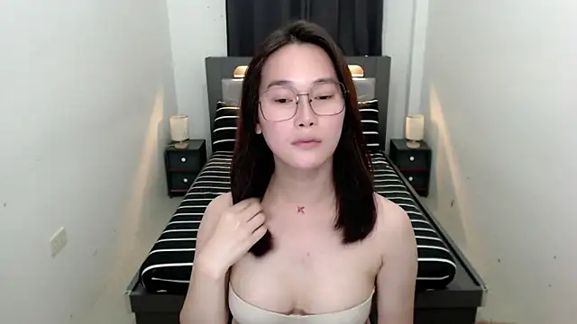 AmazingLuchie online show from October 3, 2025, 6:15 am