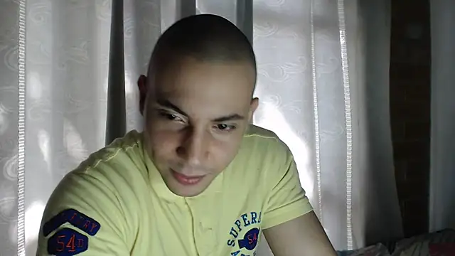 Snapshot of Armando_2002 chatting on November 13, 2025, 6:23 pm Armando 2002 online show from November 13, 2025, 6:23 pm