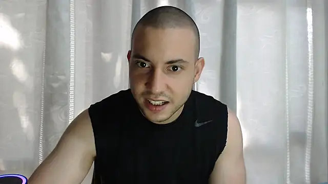 Snapshot of Armando_2002 chatting on November 7, 2025, 6:23 pm Armando 2002 online show from November 7, 2025, 6:23 pm