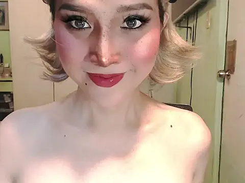 Ezradeliciosa online show from May 16, 2026, 2:10 am