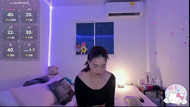 MollyG18 online show from March 12, 2025, 1:03 am