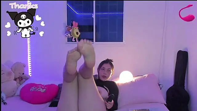 MollyG18 online show from January 16, 2025, 7:49 am