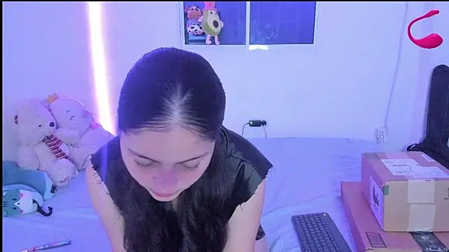 MollyG18 online show from January 5, 2025, 1:45 am