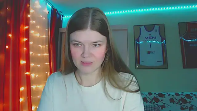 Snapshot of Klementa chatting on November 3, 2025, 6:55 pm Klementa online show from November 3, 2025, 6:55 pm