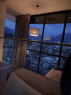 Snapshot of bella_parisi chatting on February 21, 2026, 11:29 pm bella parisi online show from February 21, 2026, 11:29 pm