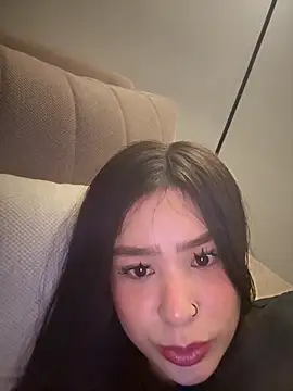 Snapshot of bella_parisi chatting on March 1, 2026, 6:02 am bella parisi online show from March 1, 2026, 6:02 am