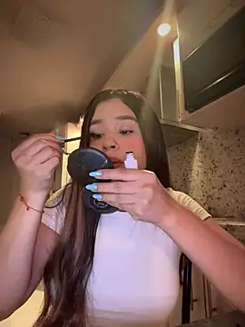 Snapshot of bella_parisi chatting on January 23, 2025, 3:16 am bella parisi online show from January 23, 2025, 3:16 am