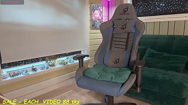 SandyChris online show from May 16, 2026, 6:23 am
