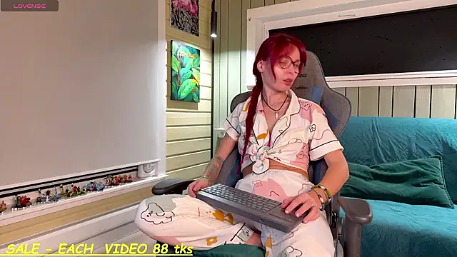 SandyChris online show from February 5, 2026, 4:52 am