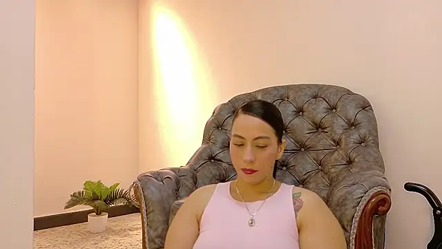 Snapshot of niky_smit chatting on February 27, 2025, 11:39 am niky smit online show from February 27, 2025, 11:39 am