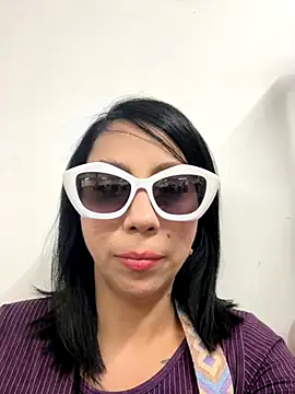 niky smit online show from December 5, 2025, 2:48 pm