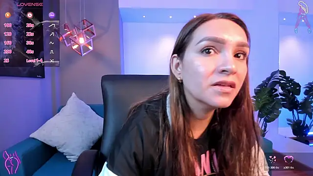 miataylorr1 online show from November 26, 2025, 12:27 pm