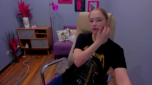  fiona Love online show from November 9, 2025, 8:24 pm