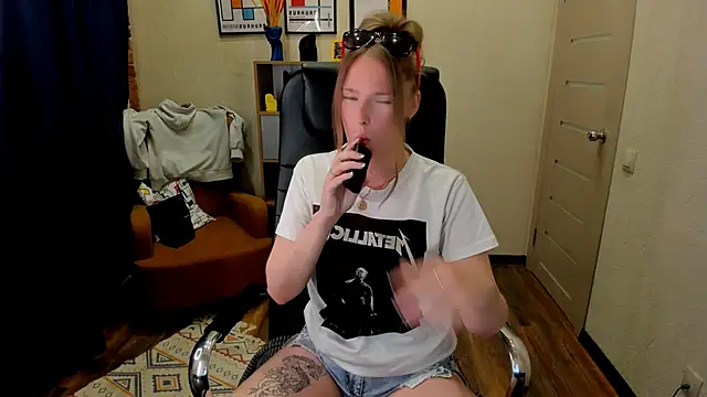  fiona Love online show from May 23, 2026, 8:08 pm