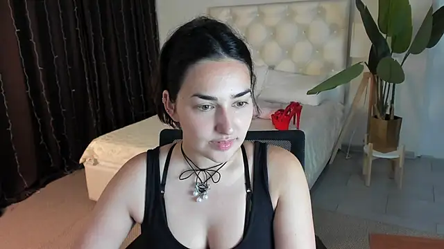 Snapshot of CeceliaJohnson chatting on June 23, 2026, 6:11 am CeceliaJohnson online show from June 23, 2026, 6:11 am