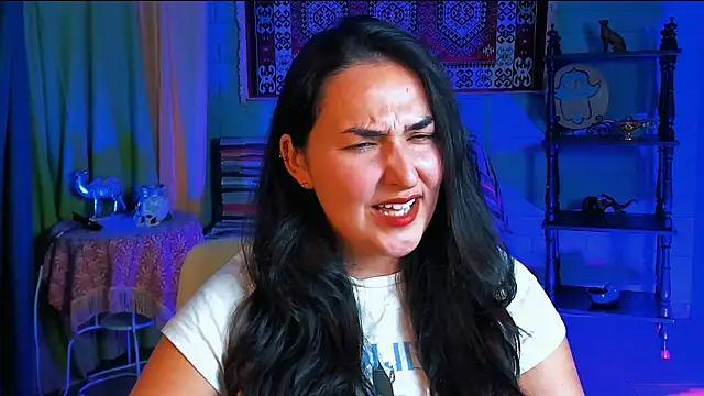 CeceliaJohnson online show from September 16, 2025, 1:23 pm