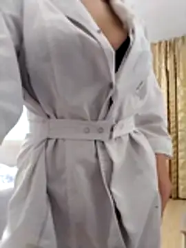 baby sweet girl  online show from November 21, 2025, 10:09 pm