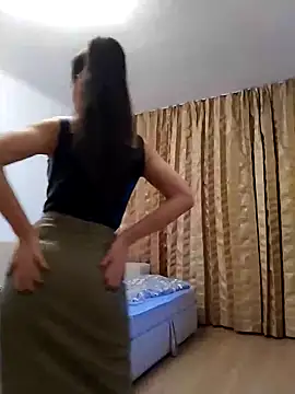 baby sweet girl  online show from September 29, 2025, 8:36 pm