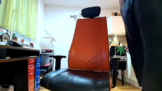 crazylemy online show from February 14, 2026, 8:36 am