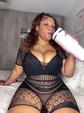 Hyra Ari online show from March 18, 2026, 6:42 pm