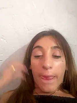 andreahhill online show from November 3, 2025, 2:53 pm