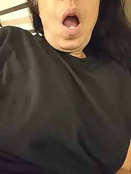 Susannemilf online show from February 22, 2026, 5:58 pm