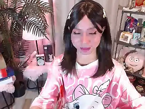 AsianTrixxx online show from April 20, 2026, 6:31 pm