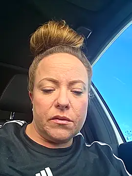 julimonroe online show from April 6, 2026, 4:52 pm