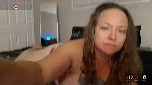 julimonroe online show from October 19, 2025, 1:30 am