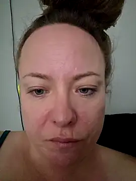 julimonroe online show from March 27, 2026, 1:23 pm