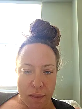 julimonroe online show from November 14, 2025, 7:28 pm