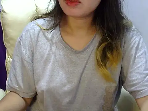 Snapshot of ___zurIII09_ chatting on October 10, 2025, 10:05 am zurIII09 online show from October 10, 2025, 10:05 am